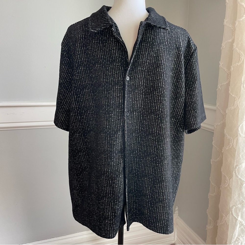 Men’s Fleece Factory Black and White Button-Up Shirt Short Sleeves Size Large